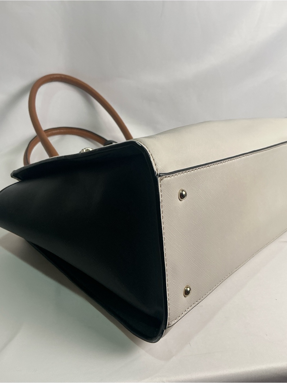 GUESS Cherie Status Carryall Satchel Colorblock Black White - Picture 9 of 16
